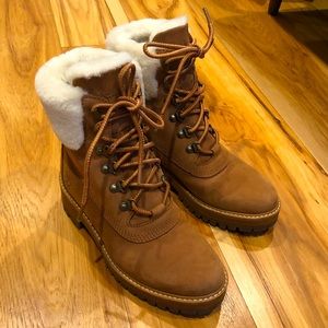 Timberland shearling snow boots - Like new!